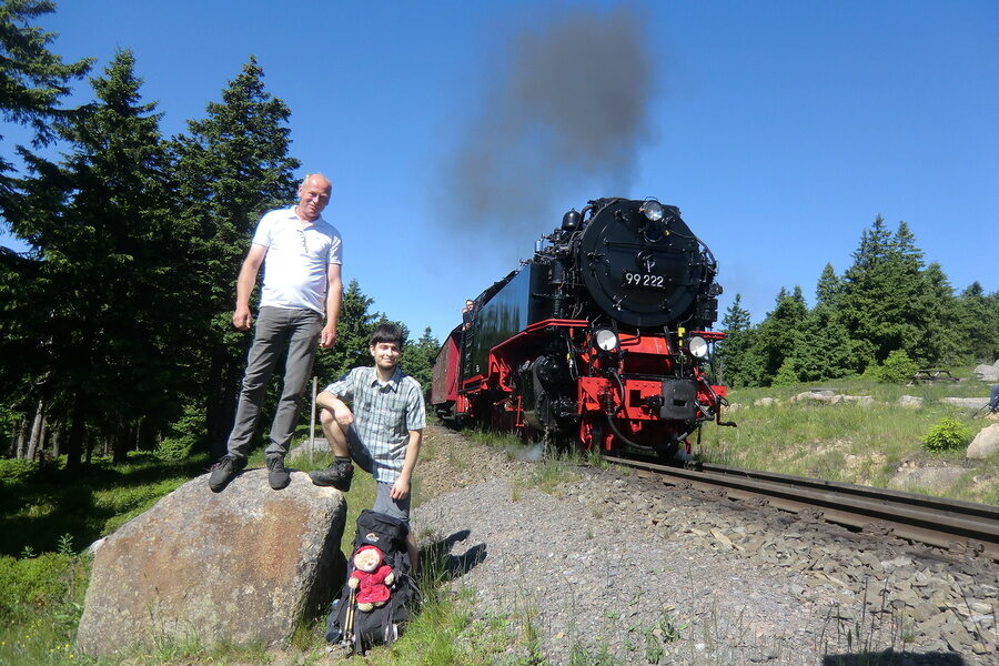 dampflokomotive wandern mit rowianern kollegen harz