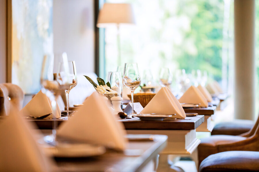 Gedeckte Tische im Restaurant Romantischer Winkel Restaurant Romantischer Winkel