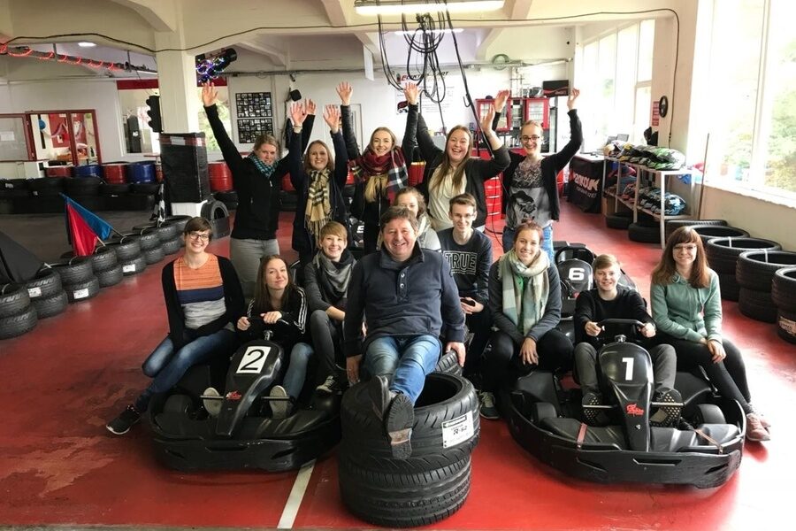 Azubi Sit in Ausflug Mitarbeiter rowianer mit Herr Oelkers Inhaber Romantischer Winkel