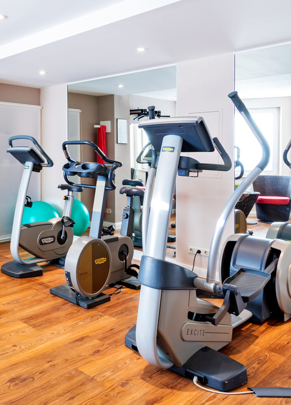 fitnessgerät rowi hotel Romantischer Winkel fitnessstudio stepper und fahrrad